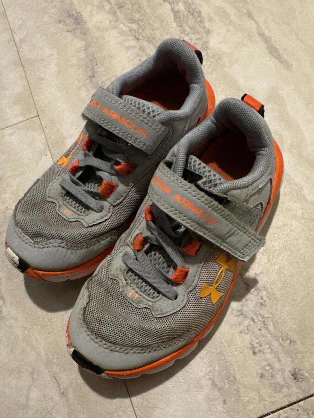 Under Armour Boys Pre School Assert 9 Alternate Closure Sneaker Size 13K Gray